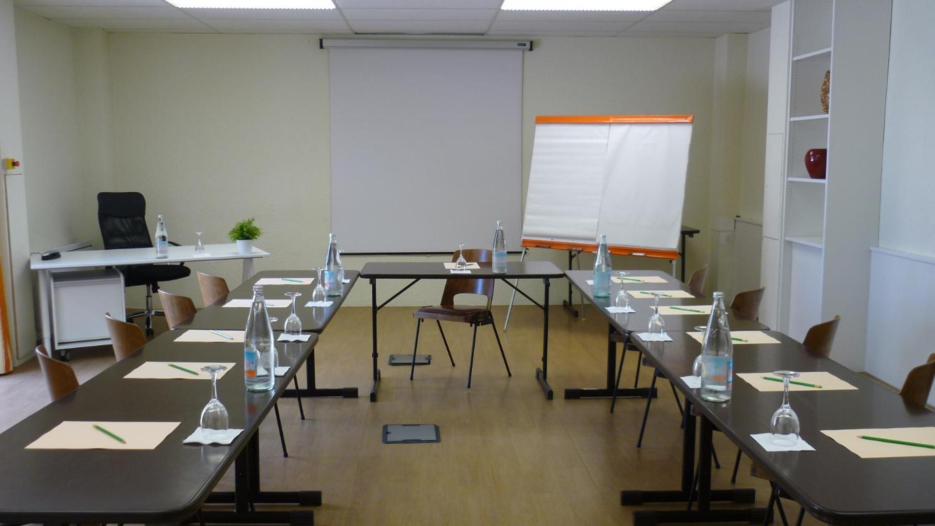 קומבור Logis Hotel Du Chateau מראה חיצוני תמונה