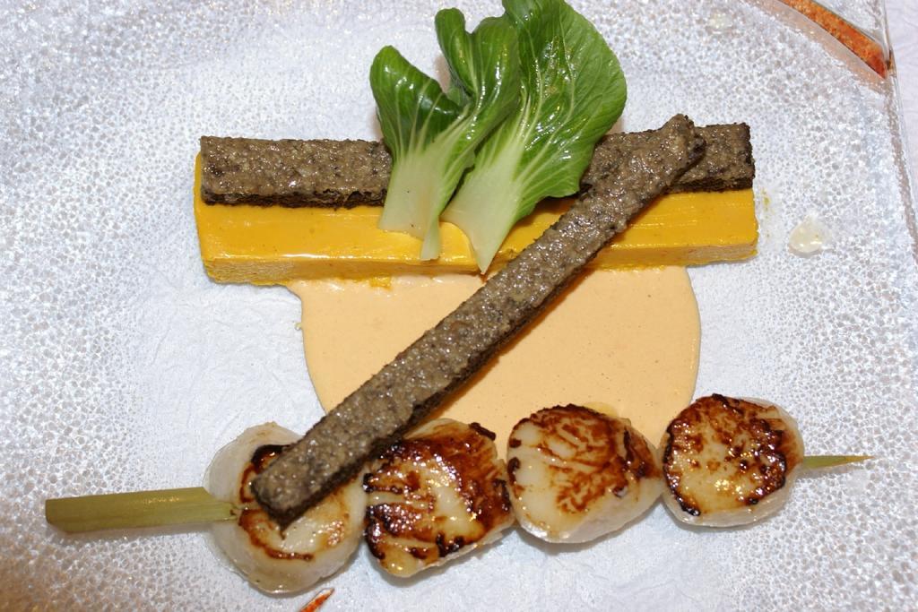 קומבור Logis Hotel Du Chateau מראה חיצוני תמונה